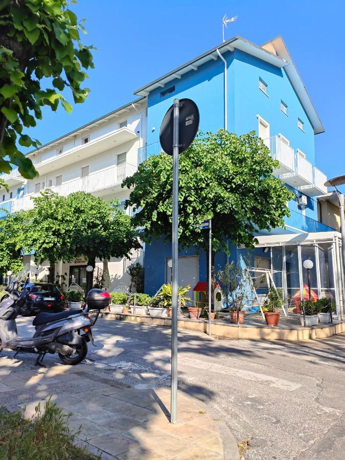 Hotel Marittimo Rimini Luaran gambar