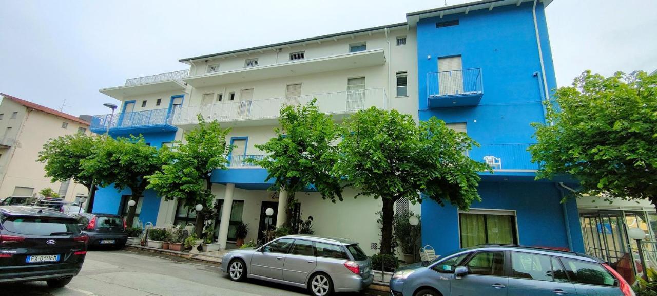 Hotel Marittimo Rimini Luaran gambar