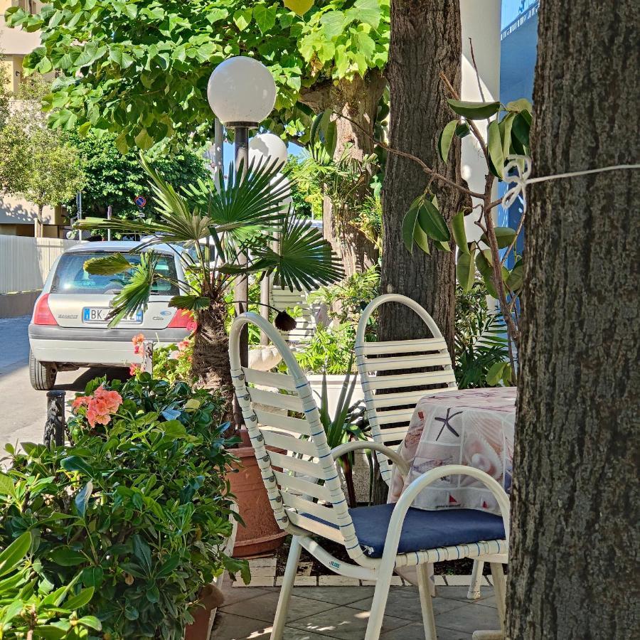 Hotel Marittimo Rimini Luaran gambar