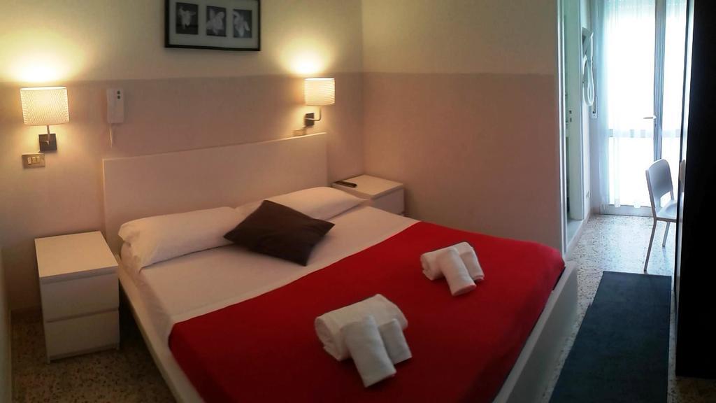 Hotel Marittimo Rimini Luaran gambar