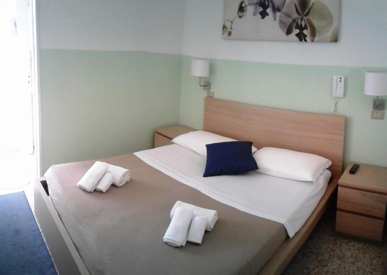 Hotel Marittimo Rimini Luaran gambar