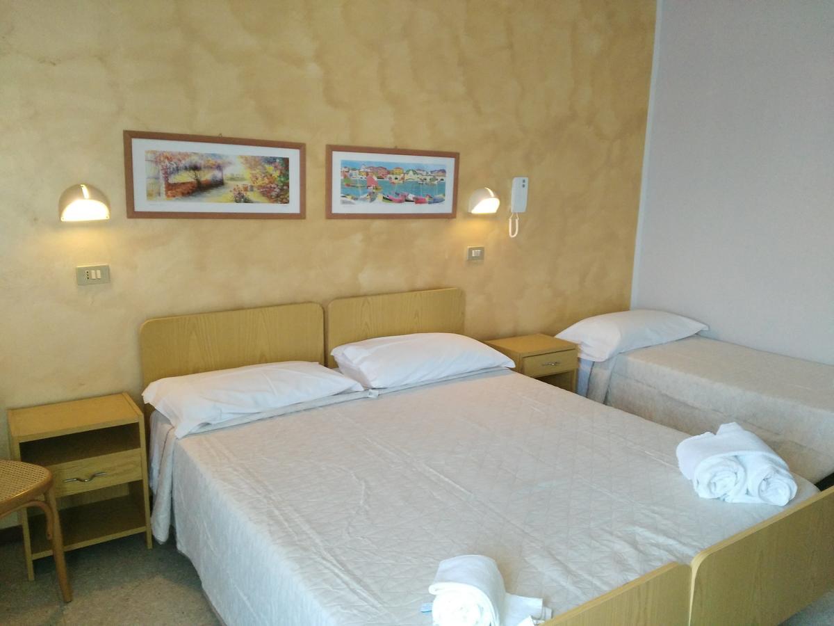Hotel Marittimo Rimini Luaran gambar