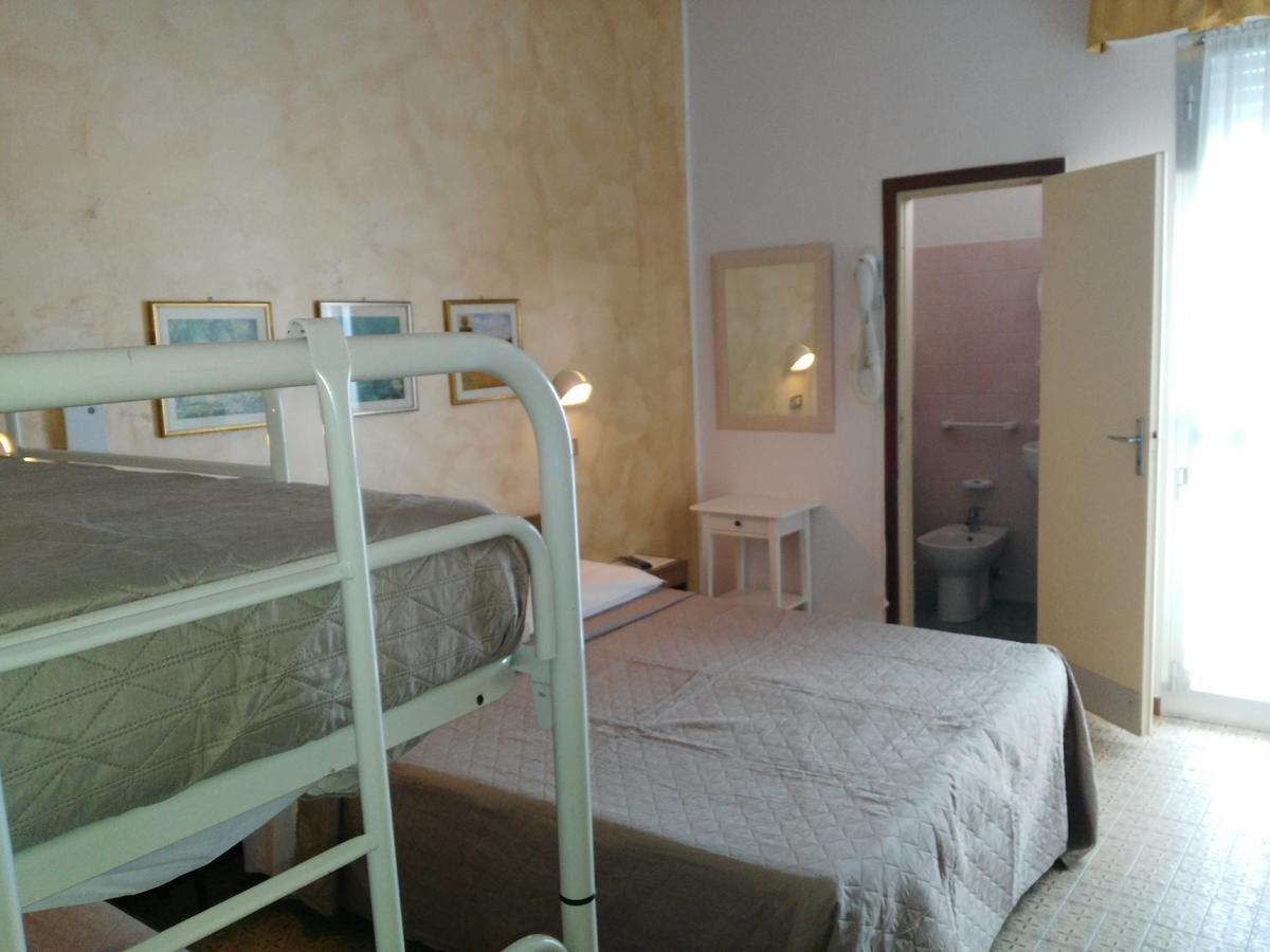 Hotel Marittimo Rimini Luaran gambar