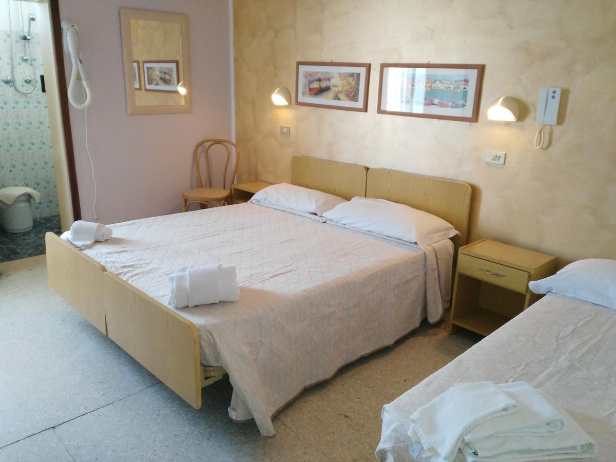 Hotel Marittimo Rimini Luaran gambar
