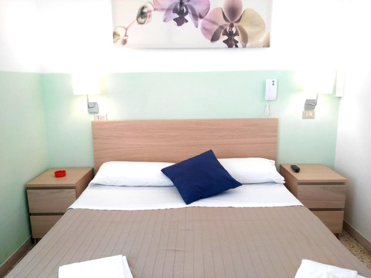 Hotel Marittimo Rimini Luaran gambar