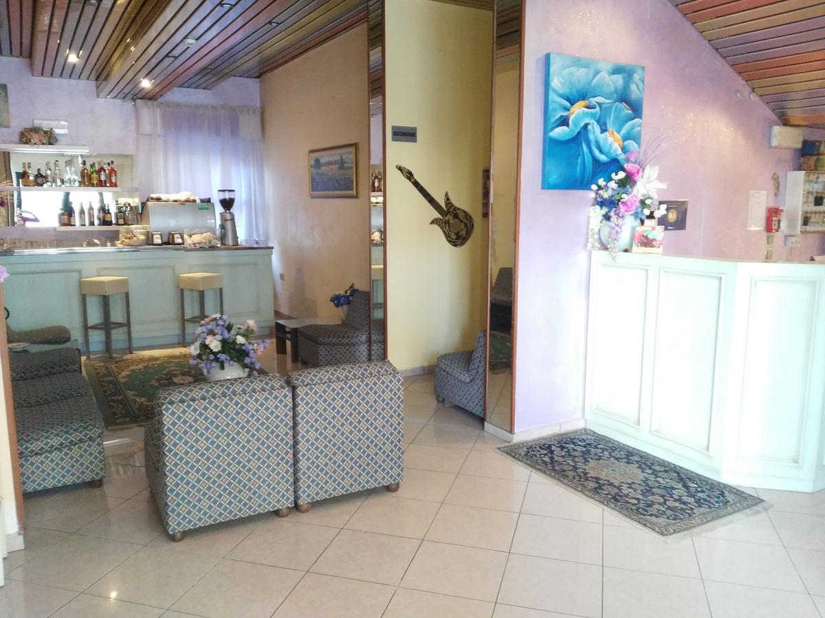 Hotel Marittimo Rimini Luaran gambar