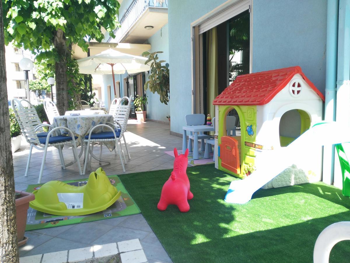 Hotel Marittimo Rimini Luaran gambar