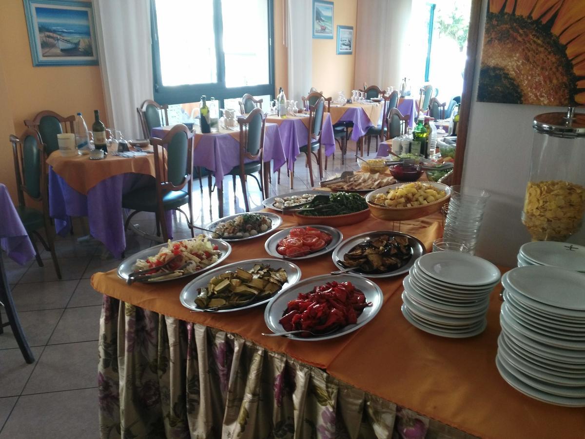 Hotel Marittimo Rimini Luaran gambar